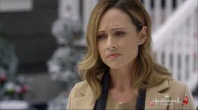Oh, my gosh, Sam, I'm so sorry. - Reunited at Christmas