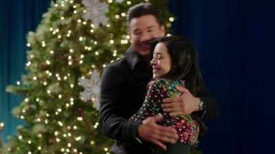 - Oh, gosh, wow.
- [laughs] - Holiday in Santa Fe