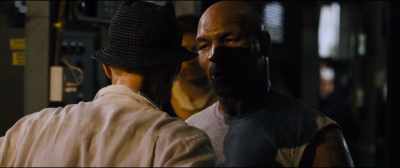 - Oh, he got it in him.
- Listen, Briggs. I know his skills. - Kickboxer: Retaliation