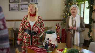 Oh, you guys, this is Barb-ara. - Holiday Mismatch