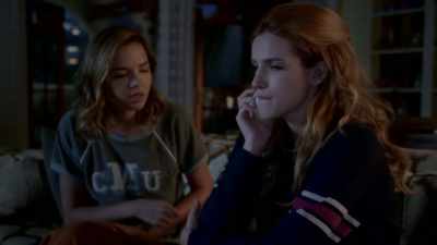 - Oh, you have?
- 'Mm-hmm.' - Famous in Love