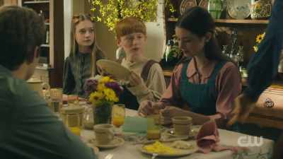 Oh, heavens, let me get
you another helpin'. - A Waltons Thanksgiving