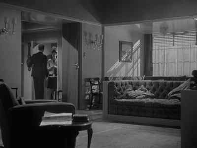- Oh hello darling.
- Hello Peter. Take it through will you. - Dead of Night