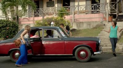 Oh, hello, Florence. - Death in Paradise