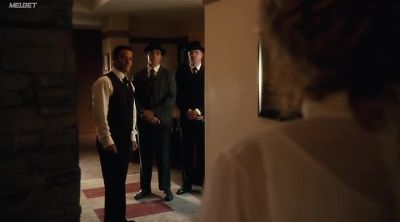 Oh, hello.
Please come in. - Murdoch Mysteries