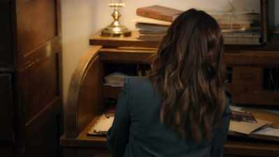 Oh! Hello? - Mystery on Mistletoe Lane