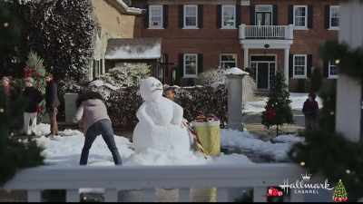♪ Oh, here it comes ♪ - A Majestic Christmas