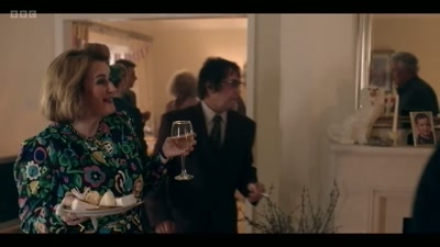 Oh, here he is.
Hello, darling. - The Power of Parker