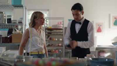 - Oh. Here's her number.
- You have Kim's number? - The Proposal Spot
