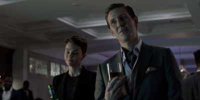 - Oh, he's a busy man.
- You're right. - Batwoman