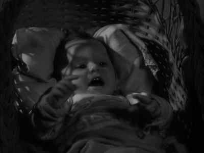 -Oh, he's awake.
-Oh. - Bachelor Mother