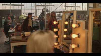 - Oh.
- He's our makeup artist, - Minx