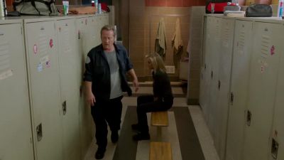 - Oh, hey, Brett.
- Hey, Mouch. - Chicago Fire