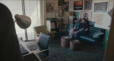 Oh, hey, bro.
This is Jewel. - Killing Gunther