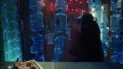 Oh, hey, hey.
It's this way. This way. - Snowpiercer