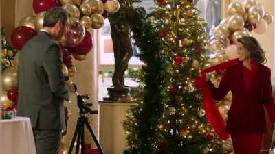 - Oh, hey. Looks good. - How to Fall in Love by Christmas