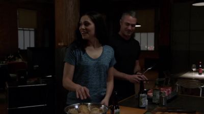 - Oh.
- Hey. - Chicago Fire
