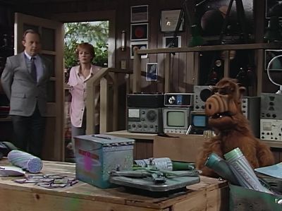 Oh, hi, ALF. How's it goin'? - ALF