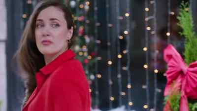 Oh, hi. Um, Mia, right? - Unwrapping Christmas: Mia's Prince