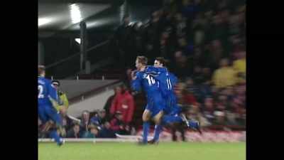 Oh, ho! 2-2!
Terrific strike from Sheringham. - Fever Pitch: The Rise of the Premier League