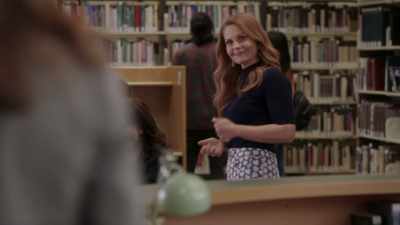 Oh! Ho-ho!
It's your bridal party! Lizzy! - Aurora Teagarden Mysteries: Til Death Do Us Part