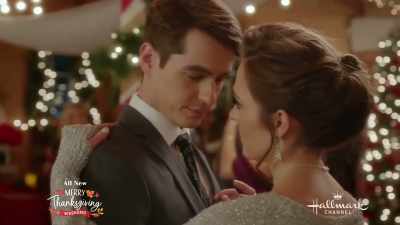  ♪ Oh, holy night, the stars
 are shining... ♪ - Christmas in Tahoe