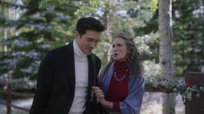 - Oh, honey, it's just
so nice to have you home. - Dashing in December