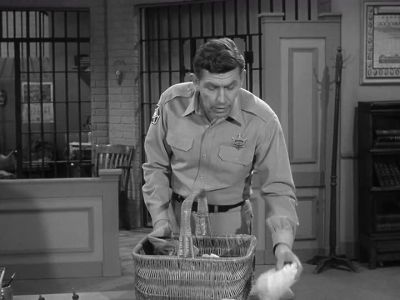 OH, HOWDY, BARN --
ABOUT READY FOR LUNCH? - The Andy Griffith Show