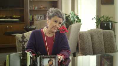 - Oh, I can make
you some lemon bars. - Christmas at the Chateau
