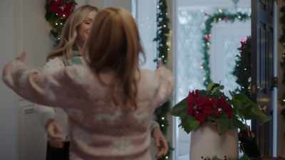 - Oh, I can't believe it.
- (laughing) - Christmas by Design