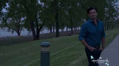 - Oh, I don't have anyreservations about Laurel. - Wedding at Graceland