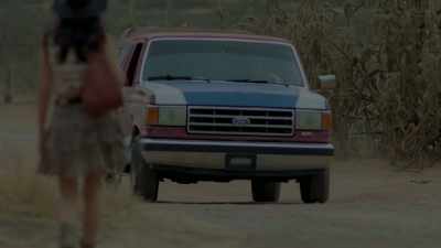 - Oh, I don't see
the difference.
- [brakes hissing] - Squealer