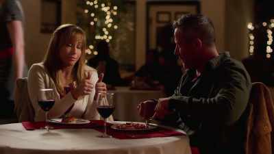 - Oh, I have small thumbs. - The Christmas High Note