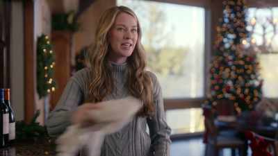Oh, I hope he's hungry,
because our menu - Christmas on the Menu