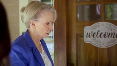 - Oh, I was just bringing you
some leftovers. - My Husband's Seven Wives