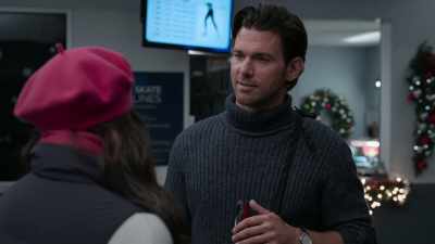 Oh, I just don't know
how to ice skate so. - A Reason for the Season