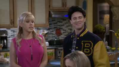 Oh, I should go get a scrunchie - Fuller House