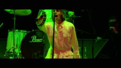 ♪ Oh, I slept with you - Oasis: Knebworth 1996