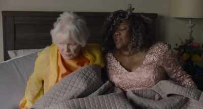 - Oh!
- I wonder what time it is. - Queen Bees