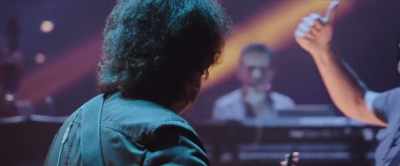 ♪ Oh, I wouldn't change the
things I do for anything... ♪ - Jeff Lynne's ELO: Wembley or Bust
