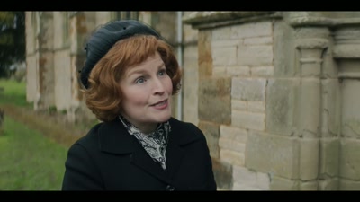 - Oh, I wouldn't want to impose.
- Not imposing at all. - Stonehouse