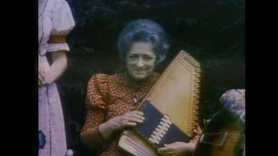 ♪ Oh,
I'll twine with my mingles ♪ - June