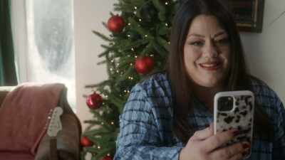 - Oh, I'm already nervous.
- Nothing to be nervous about. - A Country Christmas Harmony