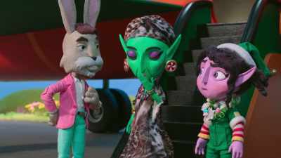 Oh, I'm her mom.
You're so handsome, - Santa Inc.
