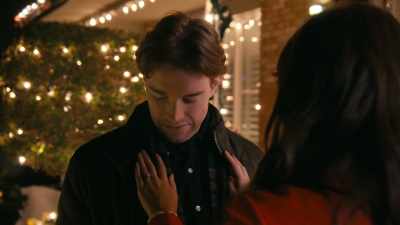 Oh, I'm not a divorce lawyer. - A '90s Christmas