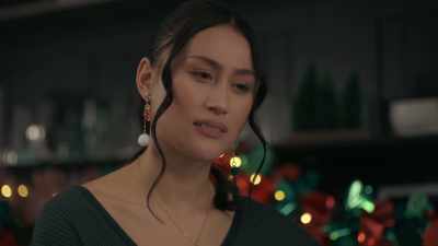 -Oh, I'm so sorry.
-[gentle music] - Take Me Back for Christmas