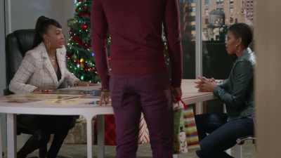 OH, I'M SORRY I DIDN'T
INTRODUCE YOU. - A Christmas for Mary
