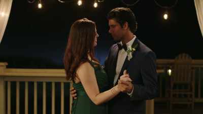 Oh, I'm sorry, I'm being
so rude, I'm Derrick. - Law of Attraction