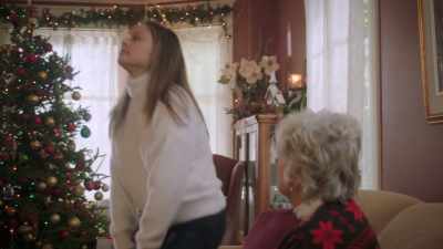 Oh, I'm sorry, kiddo.
Oh, sorry. - Christmas Unleashed