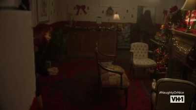 - Oh, I'm sorry, we're closed. - The Bitch Who Stole Christmas